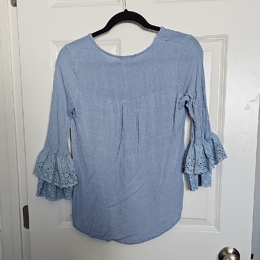 Chic Light Blue Button-Front Blouse - Picture 3 of 3